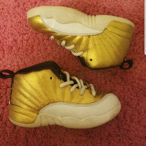 Air Jordan 12 gold medal customs size 9c euc - Picture 1 of 4
